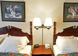 Americas Best Value Inn & Suites Waukegan Gurnee 3