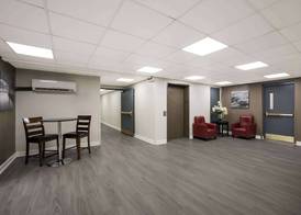 Suburban Studios Milwaukee Airport 4