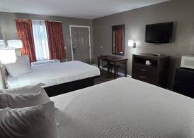 Days Inn by Wyndham Clinton 4