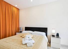 GuestHost - Castello Ursino Balcony Apartment x5 5