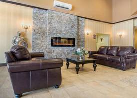 Comfort Inn & Suites 3