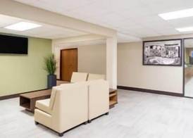 Super 8 by Wyndham Charleston Sikeston East MO 3