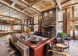 Moose Hotel and Suites 4