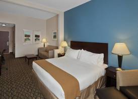 Holiday Inn Express & Suites CONCORD by IHG 4