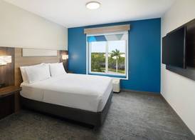 Holiday Inn Express & Suites PORT ST. LUCIE WEST by IHG 3