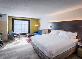 Holiday Inn Express & Suites READING AIRPORT by IHG 4