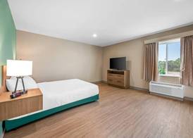 ECHO Suites Extended Stay By Wyndham Naples 4