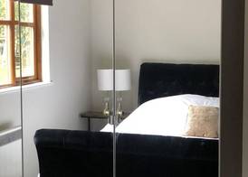 Cosy South Gloucestershire Cabin Retreat 5