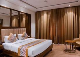 OAKTREE HOTEL 5