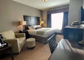 Best Western Plus Okotoks Inn & Suites 5