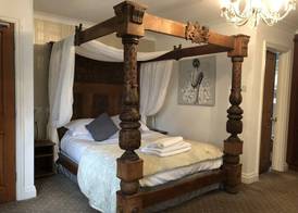 The Crooked Inn 4