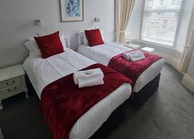 Clifton Villa - Southport 3