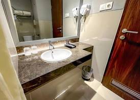 Howard Johnson By Wyndham Pekalongan 5