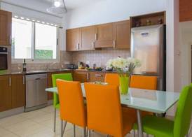 Soothing Sunset Villa, 200m to the Beach 4