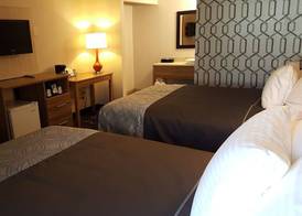 AArtpark Hotel Inn at Lewsiton 4
