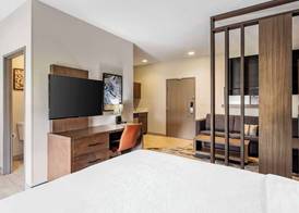Best Western Plus Bourbonnais Hotel & Suites 5