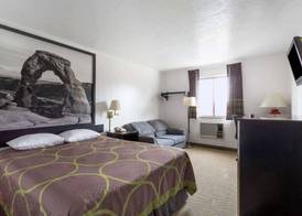 Super 8 by Wyndham Logan 3