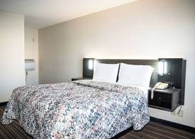 Capri inn and Suites 4