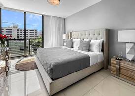 Bay Breeze Premium Apartments by Eskape Collection 4