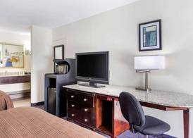 Days Inn and Suites by Wyndham Oxford 5
