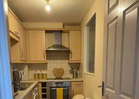 Remarkable 2-bed Apartment in Glasgow 5