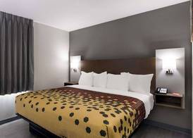 Econo Lodge Portage 5
