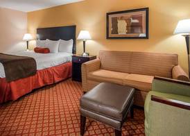 Best Western Plus Parkway Hotel 3