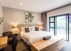 The Greens Guest House 4