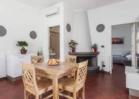 City Cottage With Garden and Pool by Wonderful Italy 4