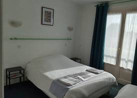 Hôtel Le Lyon Vert Commentry 4