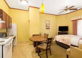 Hawthorn Extended Stay by Wyndham Corpus Christi Padre Is 4