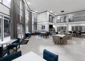 La Quinta Inn & Suites by Wyndham Houston Bush IAH South 3