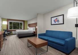 Holiday Inn Express & Suites MARINA - STATE BEACH AREA by IHG 5