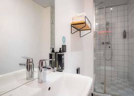 Ibis Styles Paris Gare de l'Est Magenta 5