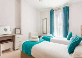1 Bed Apartment - Redhill Central, Surrey, Gatwick #3 3