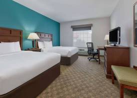 Baymont Inn & Suites by Wyndham Glen Rose 4
