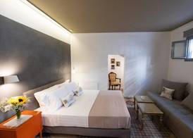 ATHENIAN YARD SUITES 5