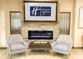 Holiday Inn Express & Suites FRAZIER PARK by IHG 2
