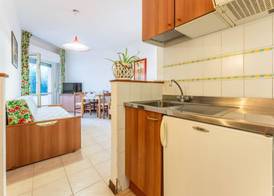 Scenic Holiday Home in Giannella near Beach 4