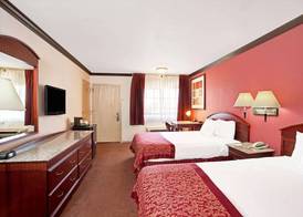 Ramada by Wyndham Pasadena 5