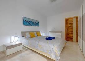 Modern 2BR Apartment in Central St Julian's 4