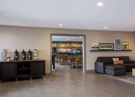Country Inn & Suites by Radisson, Marion, IL 4