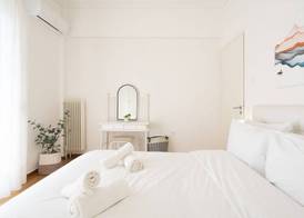 City Chic Apartment with Park View 5