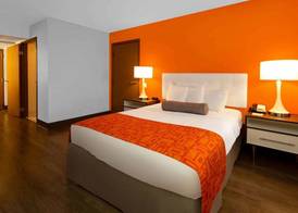 Howard Johnson by Wyndham Waukegan Great Lakes 4