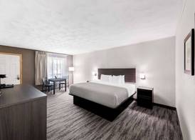 Quality Inn & Suites Munising 4