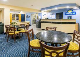 Days Inn & Suites by Wyndham Pryor 2