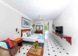 Palm Beach Hotel 5