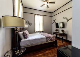 Hotel DeFuniak 5