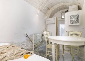 19 White Luxury Suite With Jacuzzi by Wonderful Italy 5
