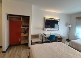 Best Western Plus Rose City Conference Center Inn 5
